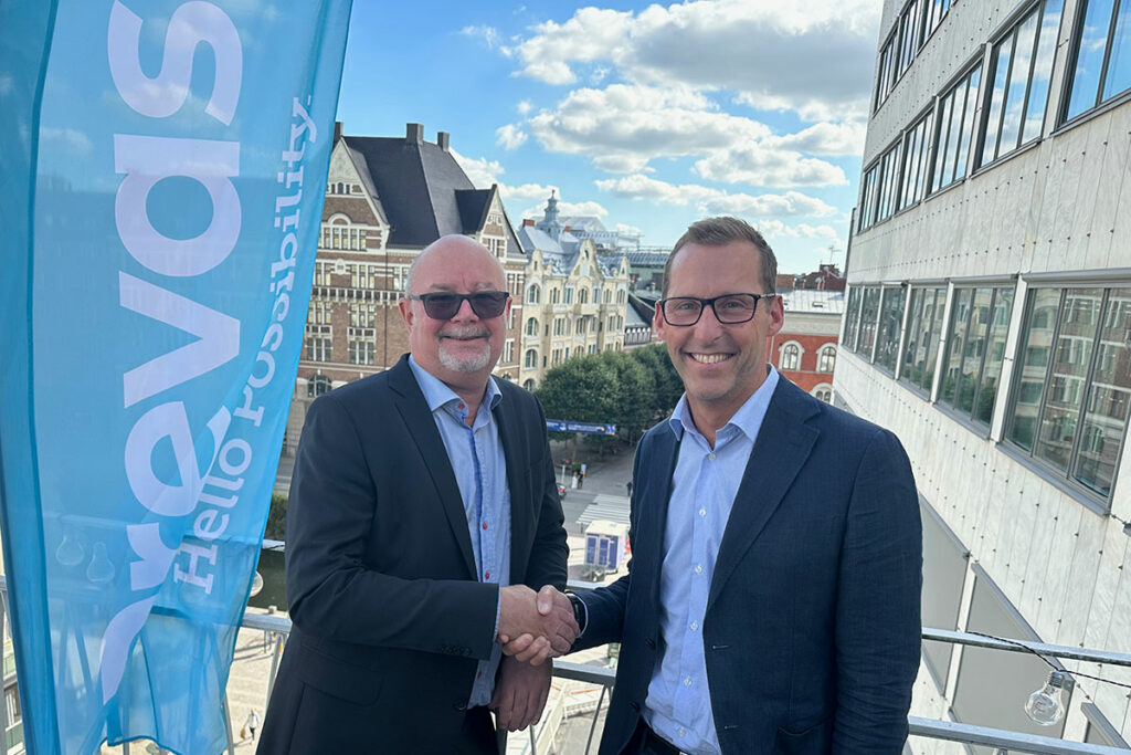 Caption: Roland Ferngård (Prevas) and Riki Virc (DVel)