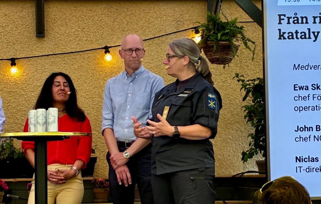 Panel at Almedalen, featuring Daniel Deogun, Chief Technology & Academy Officer at Omegapoint, Niclas Lamberg, CIO at the Swedish Transport Administration, Sandra Barouta Elvin, National Security Officer at Microsoft Sweden, John Billow, Head of the Swedish National Cyber Security Centre, and Ewa Skoog Haslum, Head of Operations at the Swedish Armed Forces.